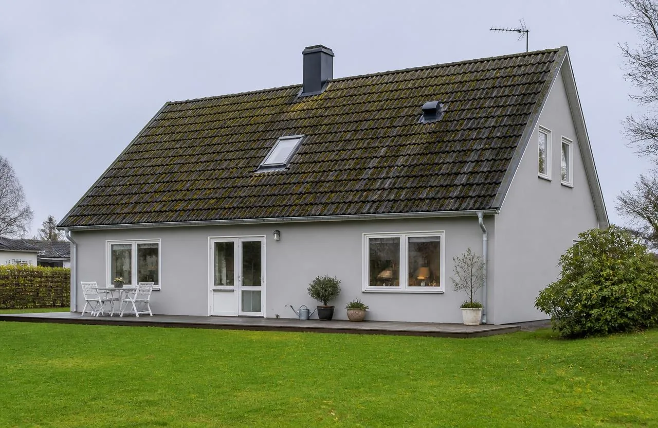 Tak före målning – Villa med betongpannor