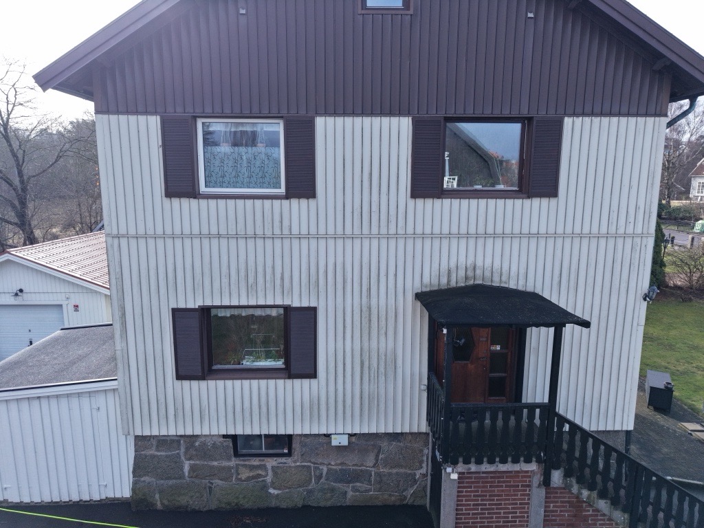 Fasadtvätt – Villa i Göteborg före (2)